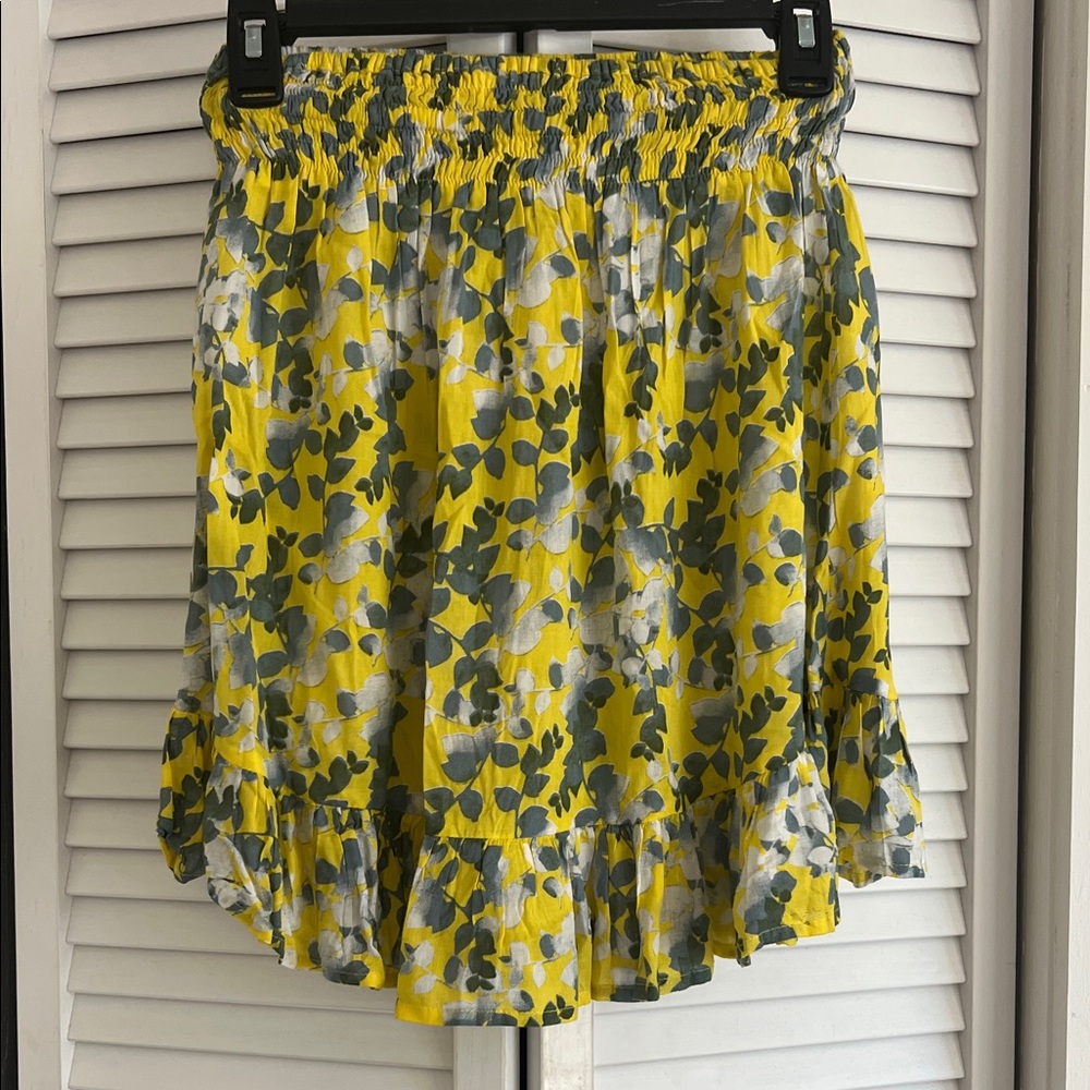 Tiare Hawaii Asymmetrical Skirt set in Yellow and Gray Floral - Picture 10 of 13
